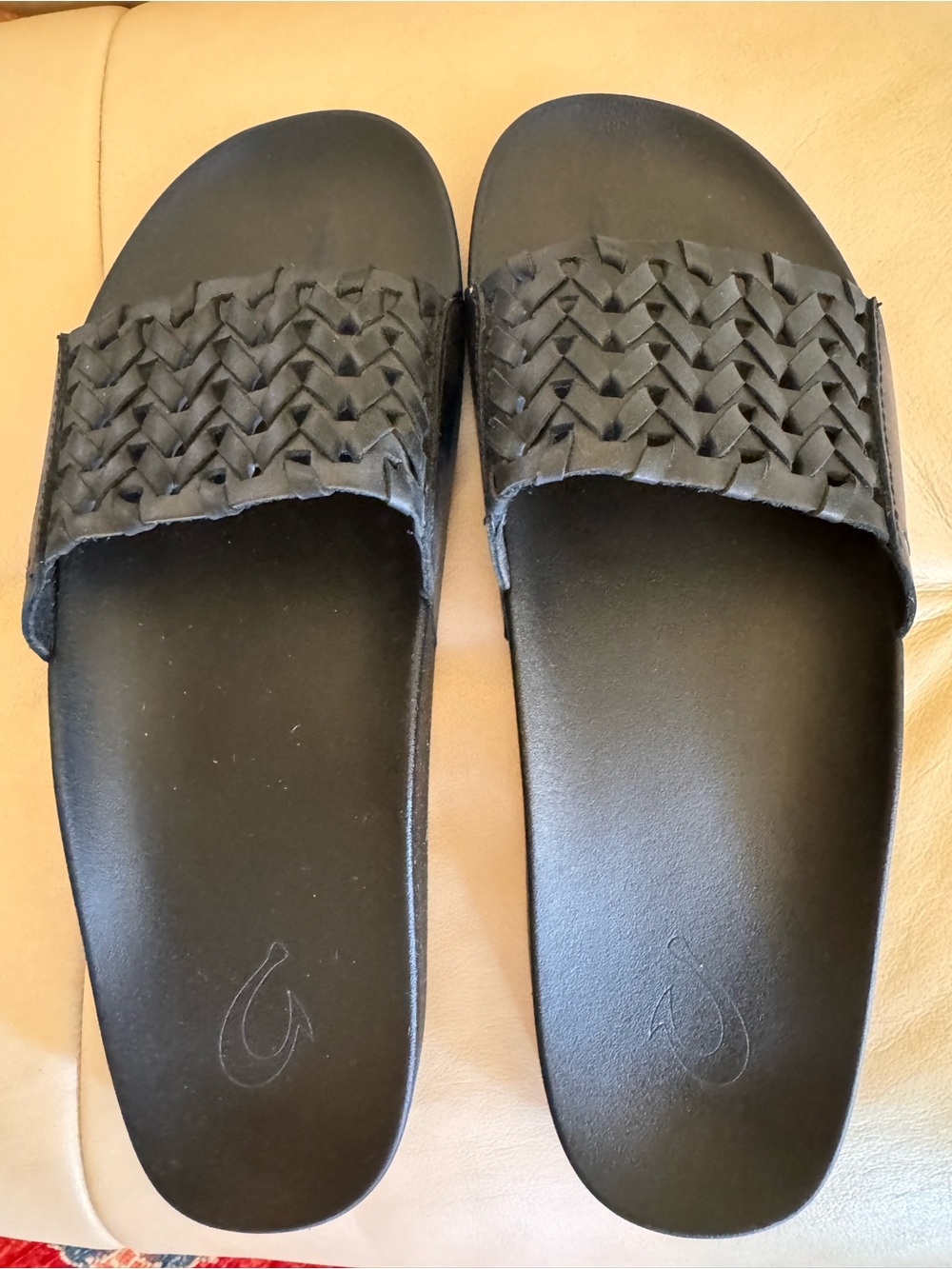 Women’s Oulakai Kamola Nlack leather Slide Sandels